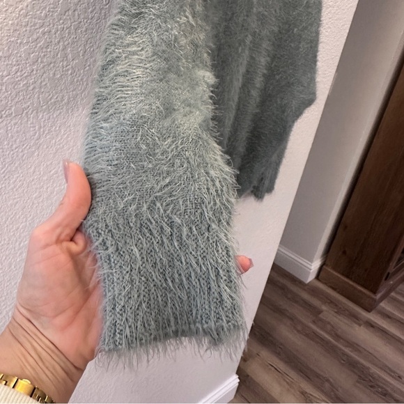 She + Sky Fuzzy Sweater M/L Teal Blue V-Neck Soft Cozy Fluffy Textured Winter - Picture 3 of 6